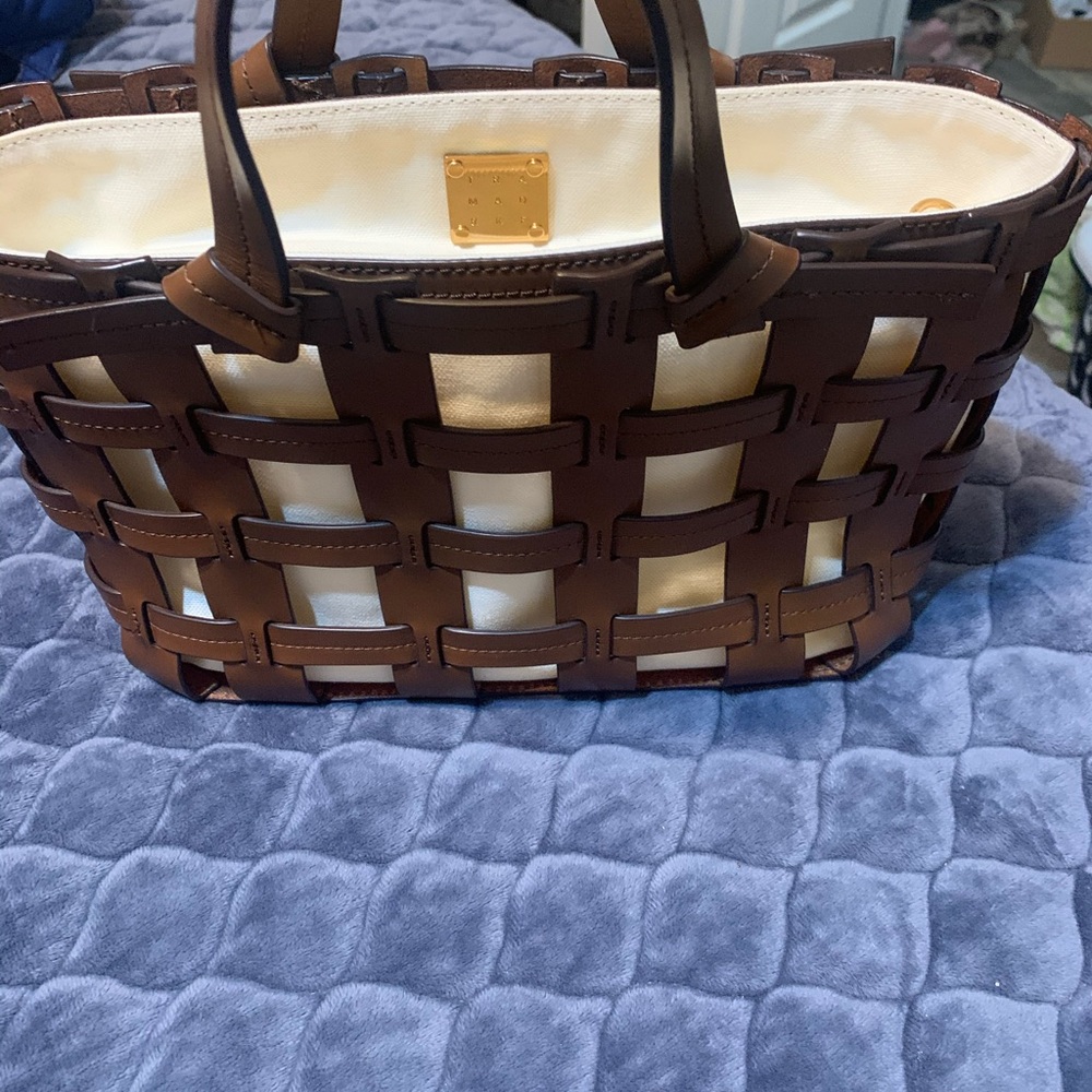 Brand New TRA MAD RKE Purse Brand new never used